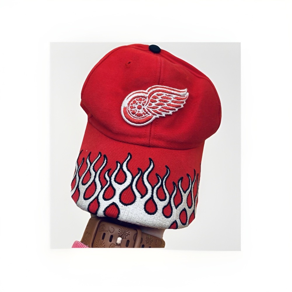 Rare Vintage Detroit Red Wings Hat w/Flames Reebok Face Off